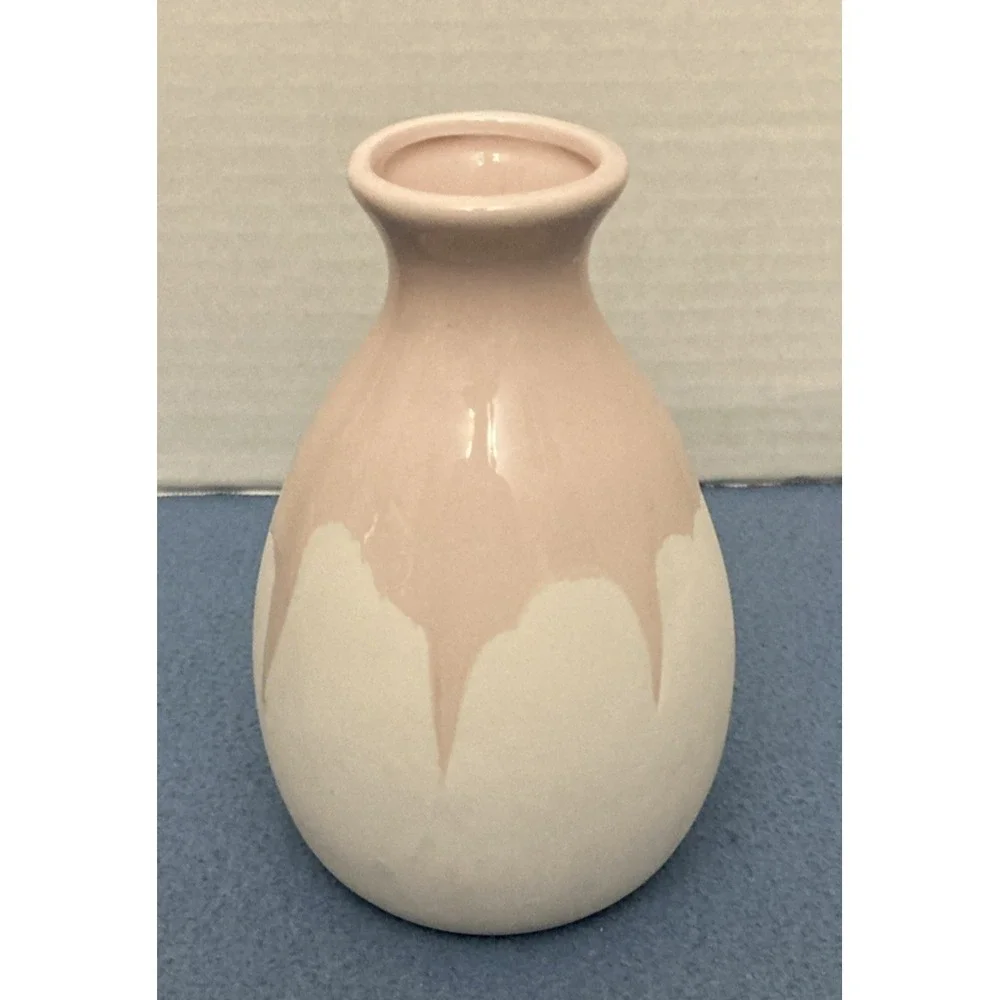 Isaac Mizrahi Loves XO Sienna‎ Pottery Vase Pink & White 6.5